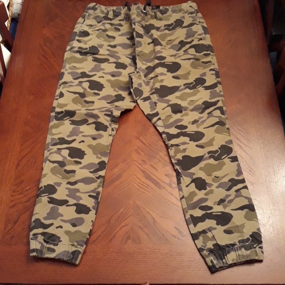 H&M Camo Pants size 36